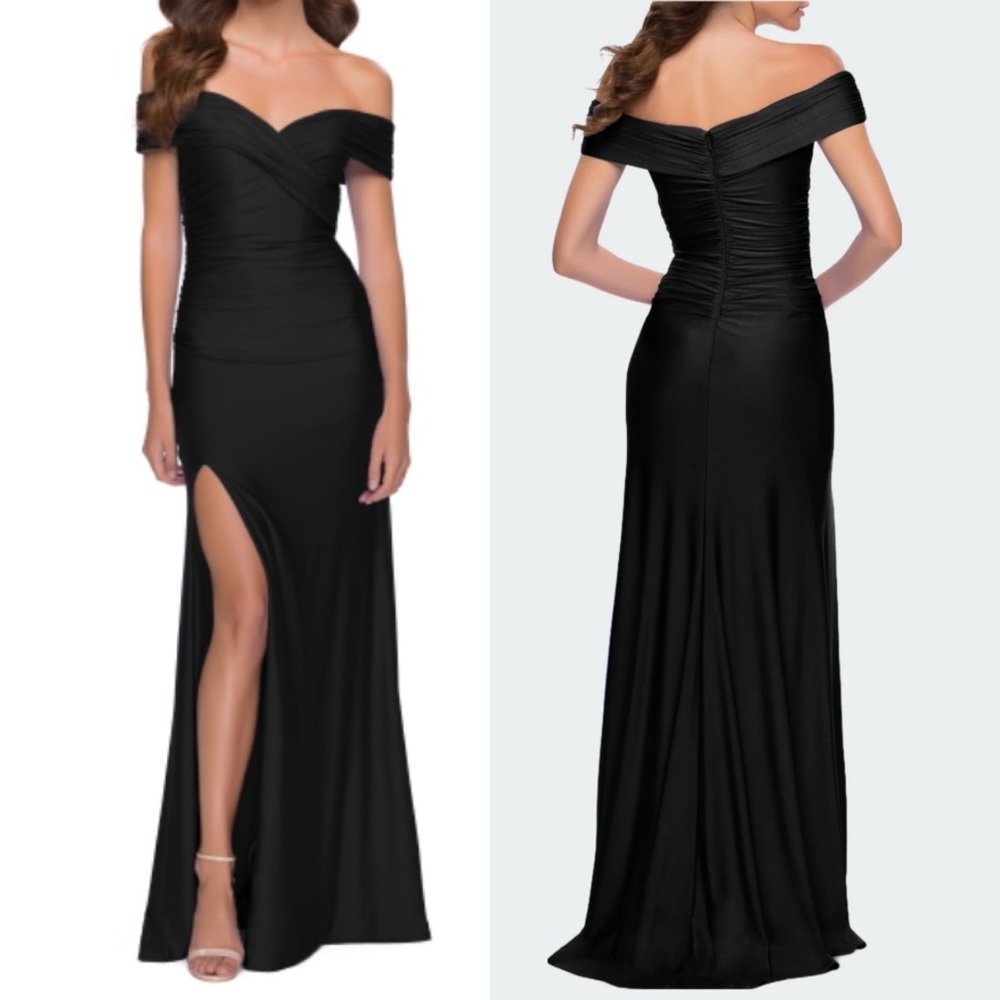 La Femme Off the Shoulder Gown with Ruching - Black -
10 runs small 8. with flaw
